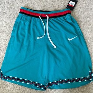 Nike DNA Shorts Size L